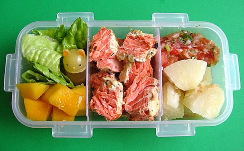 Cassava & wild salmon box lunches