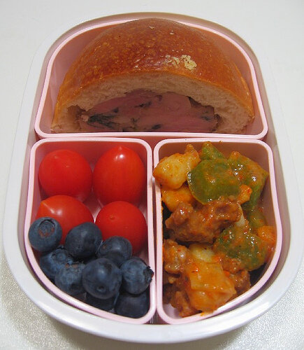 Chicken bun lunch ãŠå¼å½“