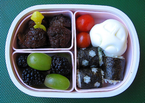 Speedy meatball lunch for toddler