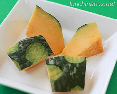 Cutting kabocha for simmering